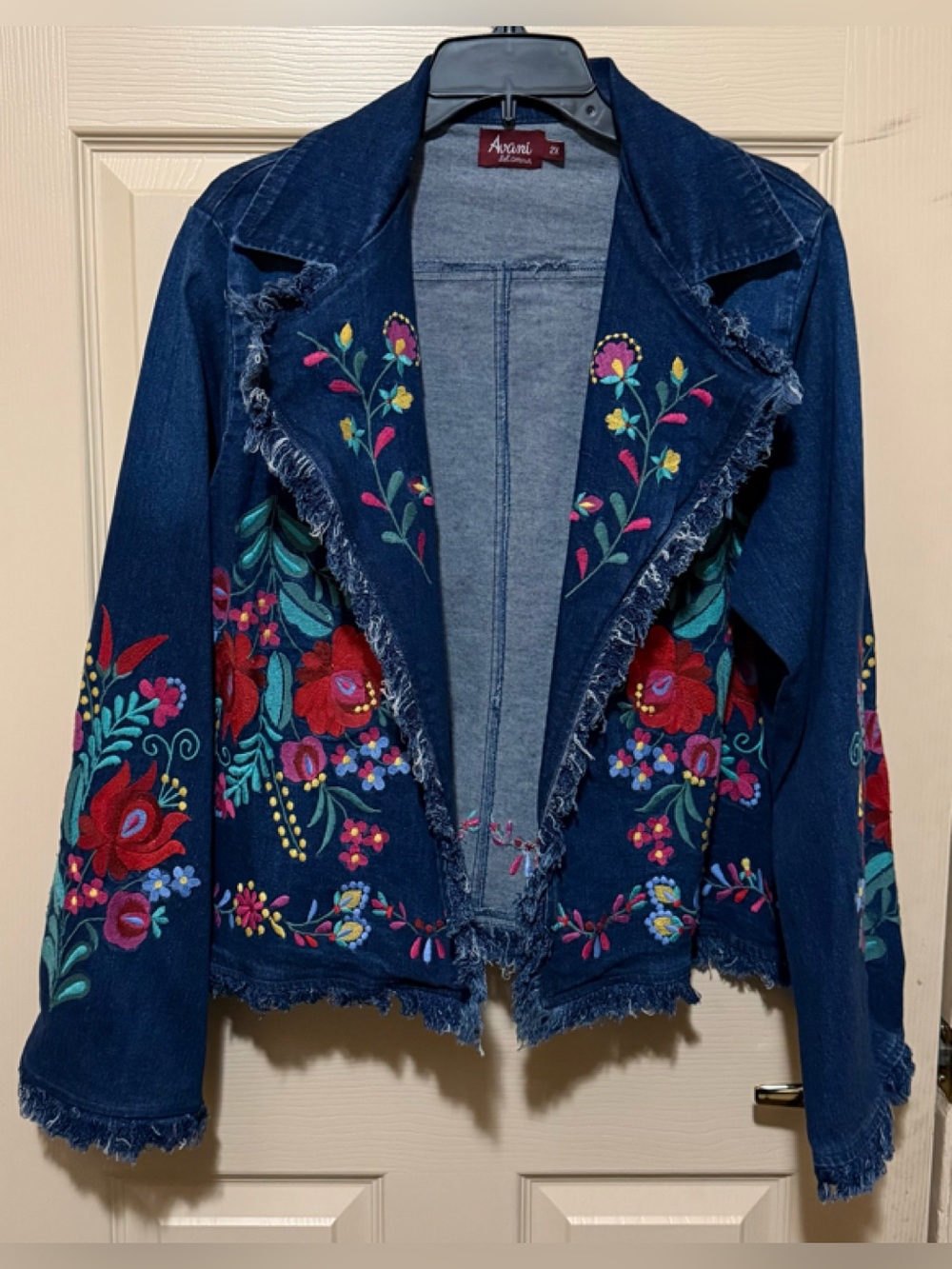 Avani del amour Women’s embroidered jacket 2X